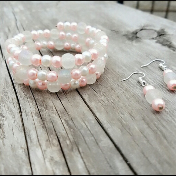 Pink White Wrap Bracelet And Earring Set Handmade New - Picture 4 of 4